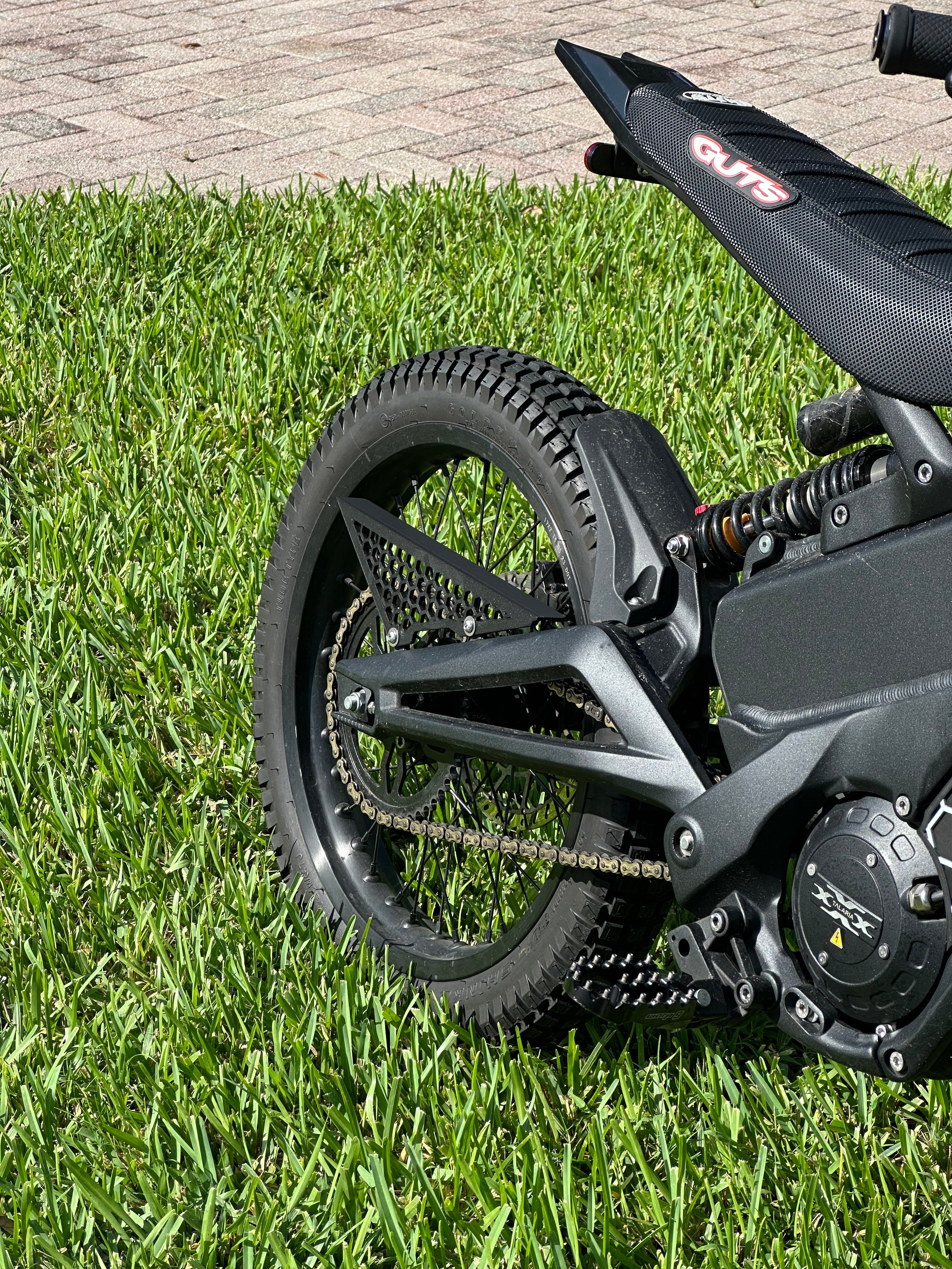 “STINGER” CHAIN GUARD