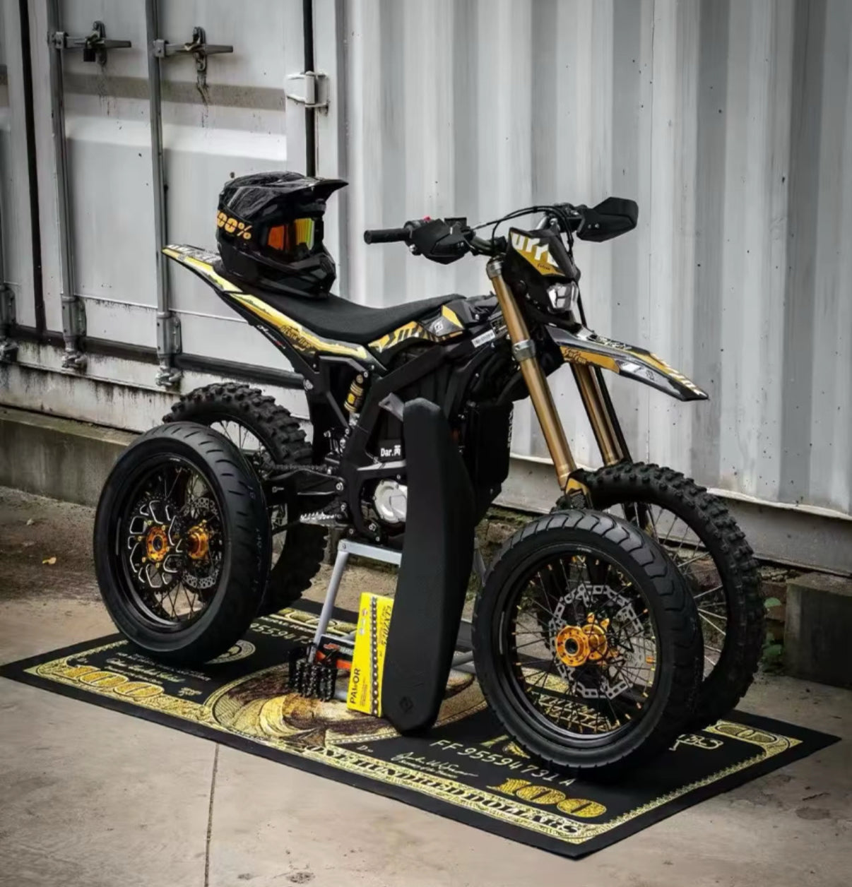 Ultra bee supermotos