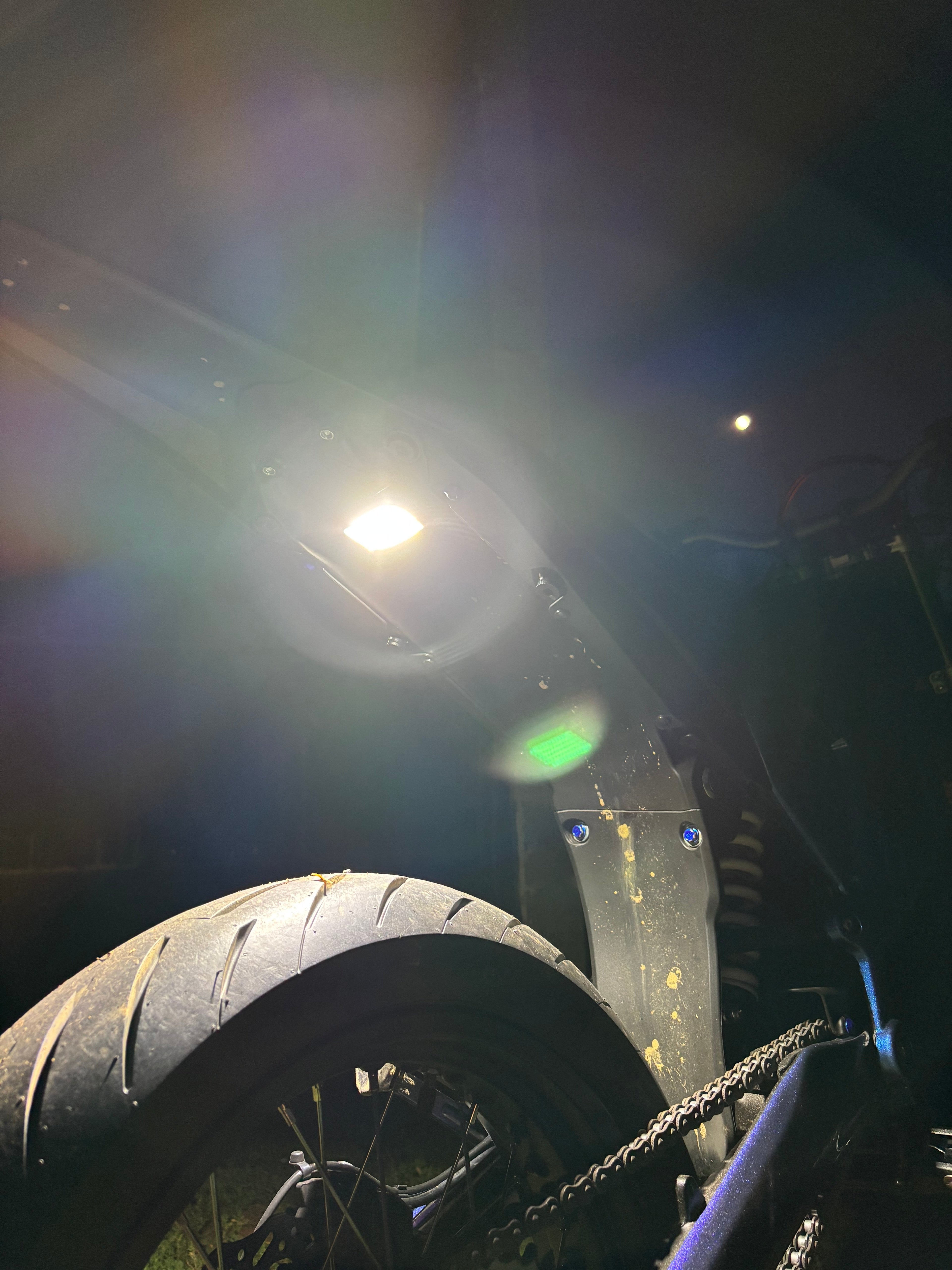 Plug &amp; Play Ultra Bee Rock Light